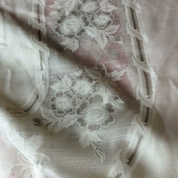 FINAL SALE PRICE Like New Oval Tablecloth with Flowers & Doves - Picture 2 of 3